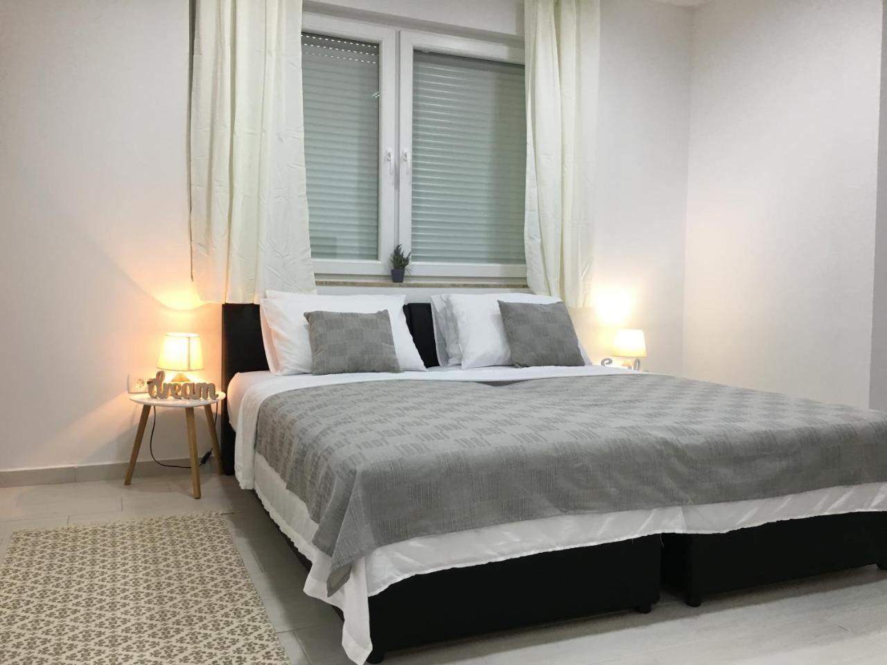 Apartments Valentina - Free Parking Mostar Esterno foto